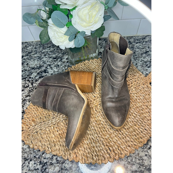 In moda leather boots size 6.5 - Picture 5 of 7